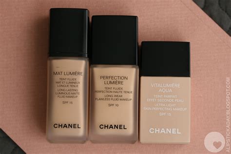 chanel perfection lumière foundation beige.